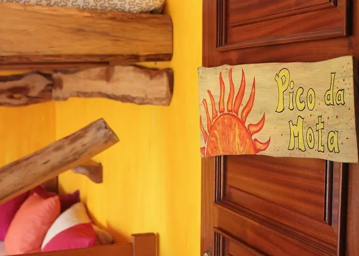 Hostel Tribo Da Praia - Almagreira Surf Peniche