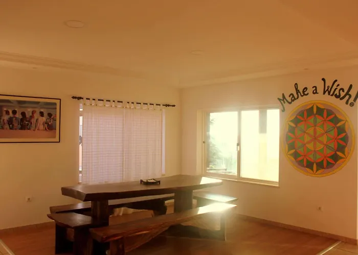 Tribo Da Praia - Almagreira Surf Hostel Peniche