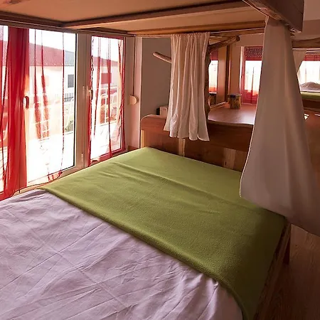 Tribo Da Praia - Almagreira Surf بينيش