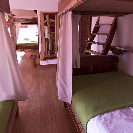 Albergue Tribo Da Praia - Almagreira Surf Peniche