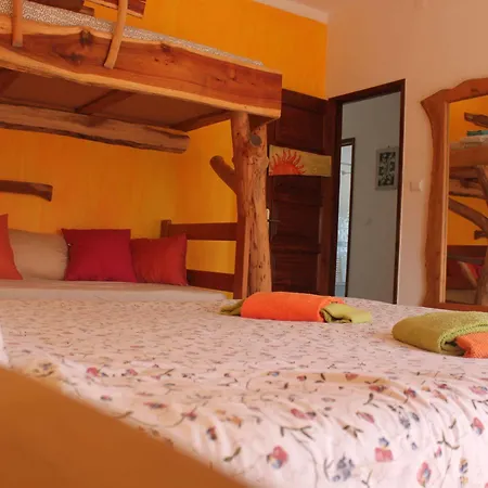 Hostel Tribo Da Praia - Almagreira Surf Peniche