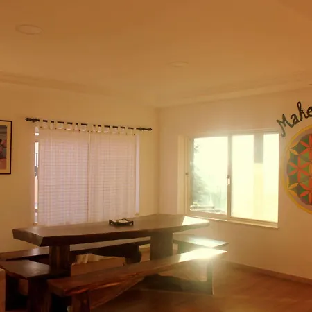 Tribo Da Praia - Almagreira Surf Albergue Peniche