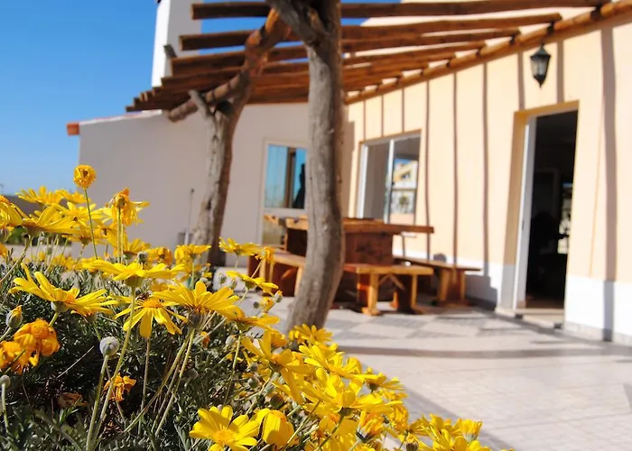 Ostello Tribo Da Praia - Almagreira Surf Peniche