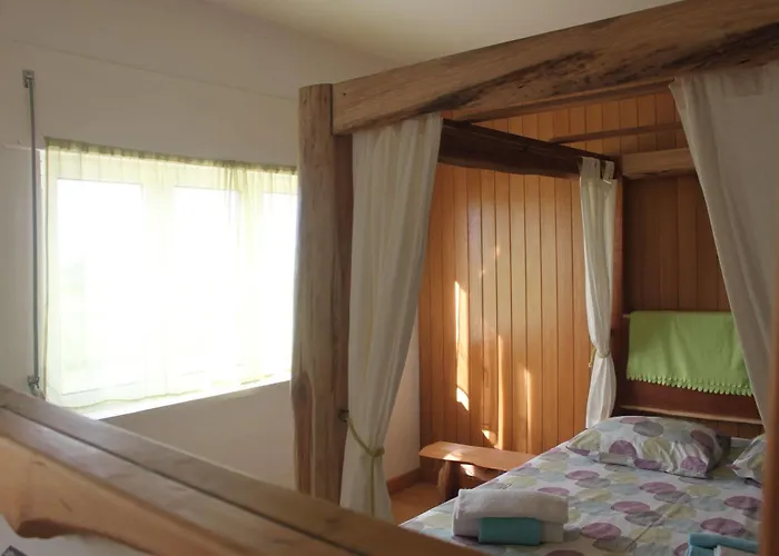 Tribo Da Praia - Almagreira Surf Peniche